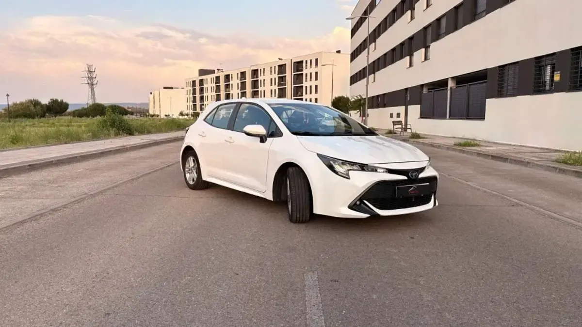 Usado Toyota Corolla Active 122 CV (89 kW) 2022 Blanco Utilitario