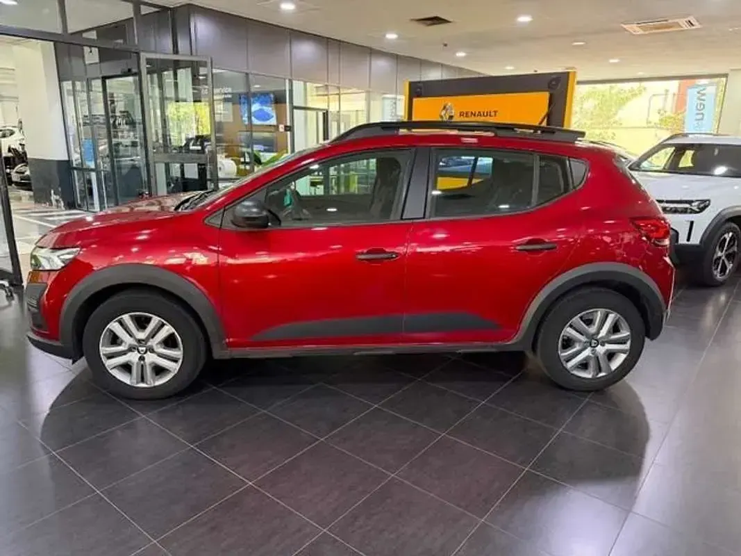 Usado Dacia Sandero Essentiel 91 CV (66 kW) 2021 Rojo Utilitario