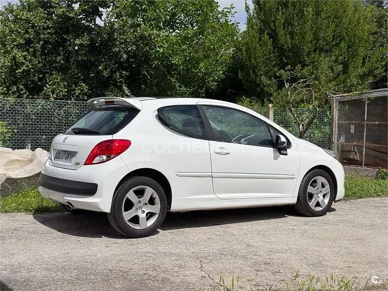 Usado Peugeot 207 Sport 90 CV (66 kW) 2009 Blanco Berlina
