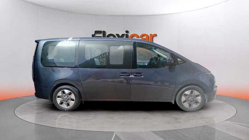 Usado Hyundai Staria 177 CV (130 kW) 2023 Negro Monovolumen