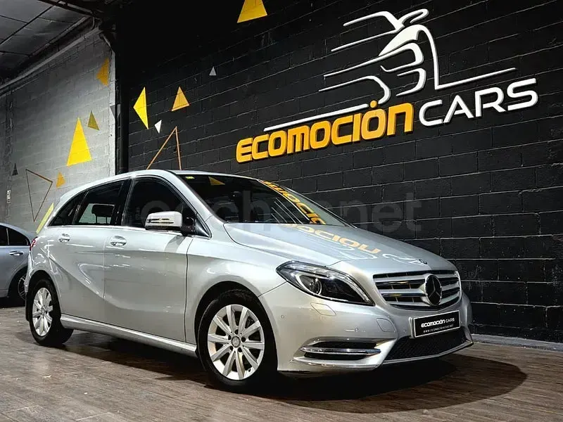 Usado Mercedes B180 109 CV (80 kW) 2012 Gris / plata Utilitario