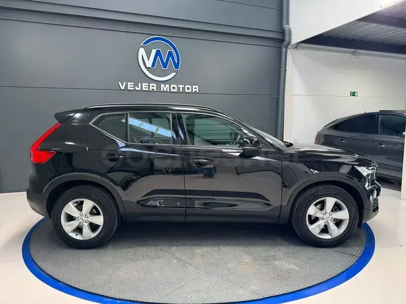 Usado Volvo XC40 Momentum 129 CV (94 kW) 2021 Negro SUV