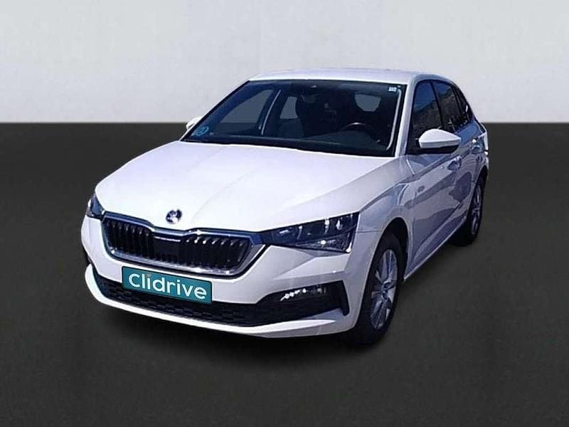 Usado Skoda Scala Ambition 116 CV (85 kW) 2022 Blanco Utilitario