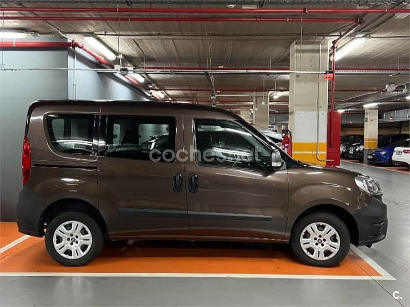 Usado Fiat Doblò Pop 95 CV (69 kW) 2019 Marrón Monovolumen