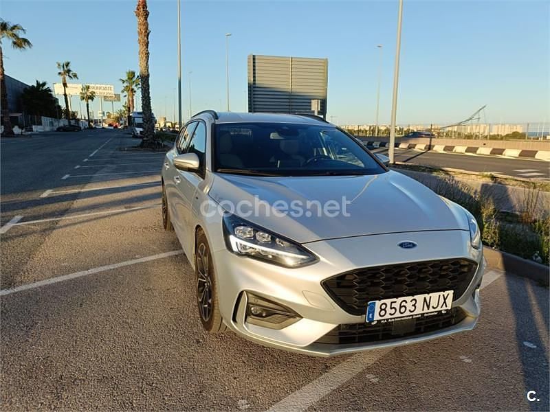 Begagnad Ford Focus ST-Line 120 HK (88 kW) 2019 Grå Kombi