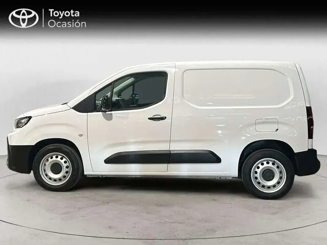 Usado Toyota Proace City City 102 CV (75 kW) 2025 Blanco Monovolumen