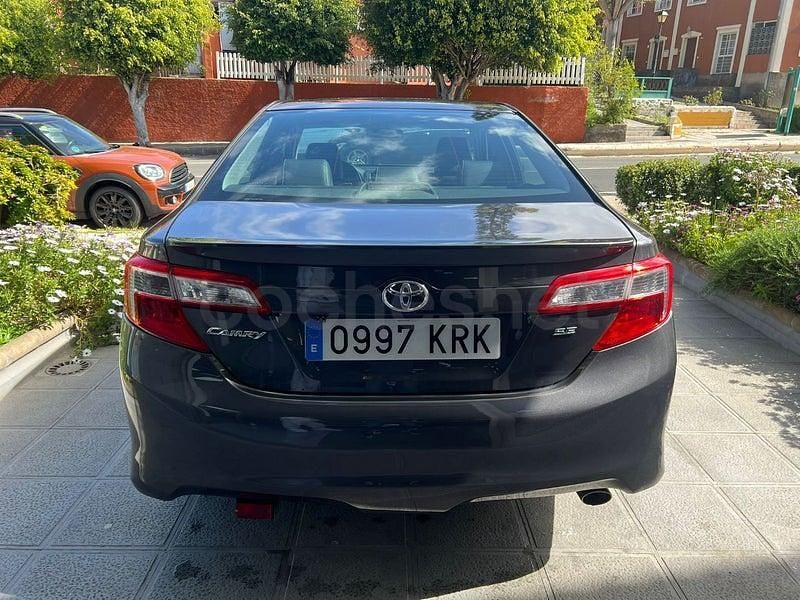 Usado Toyota Camry Advance 218 CV (160 kW) 2018 Gris / plata Berlina