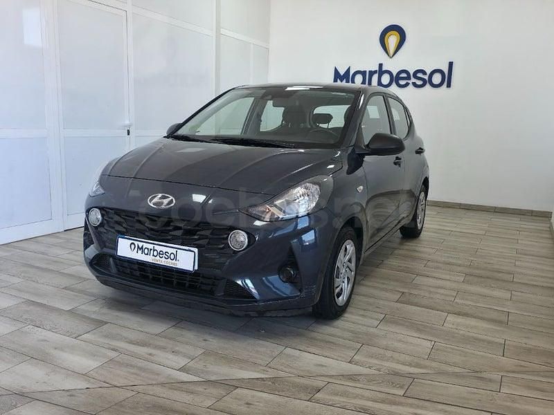 Usado Hyundai i10 67 CV (49 kW) 2021 Gris / plata Utilitario