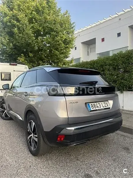 Usado Peugeot 3008 Allure 130 CV (95 kW) 2022 Gris / plata SUV