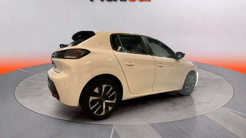 Begagnad Peugeot 208 Active 102 HK (75 kW) 2024 Vit Halvkombi