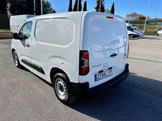 Usado Citroën Berlingo 100 CV (73 kW) 2022 Blanco Monovolumen