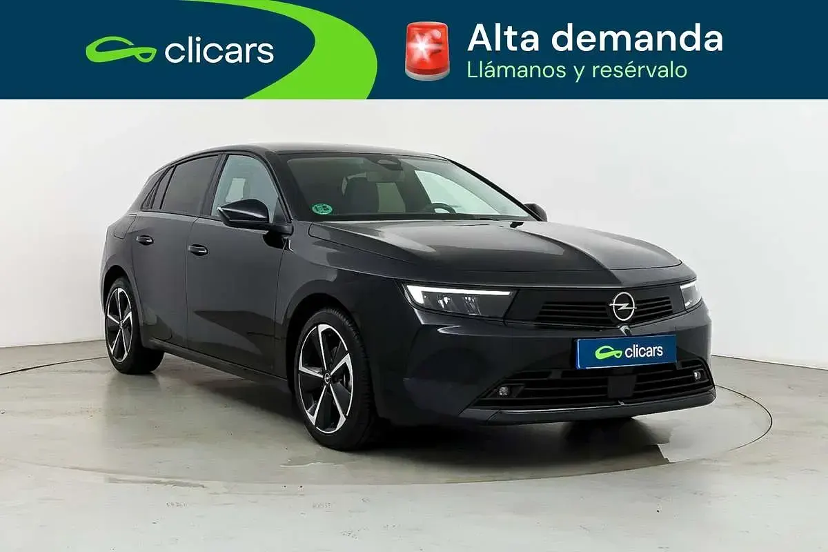 Usado Opel Astra Edition 110 CV (80 kW) 2024 Negro Utilitario