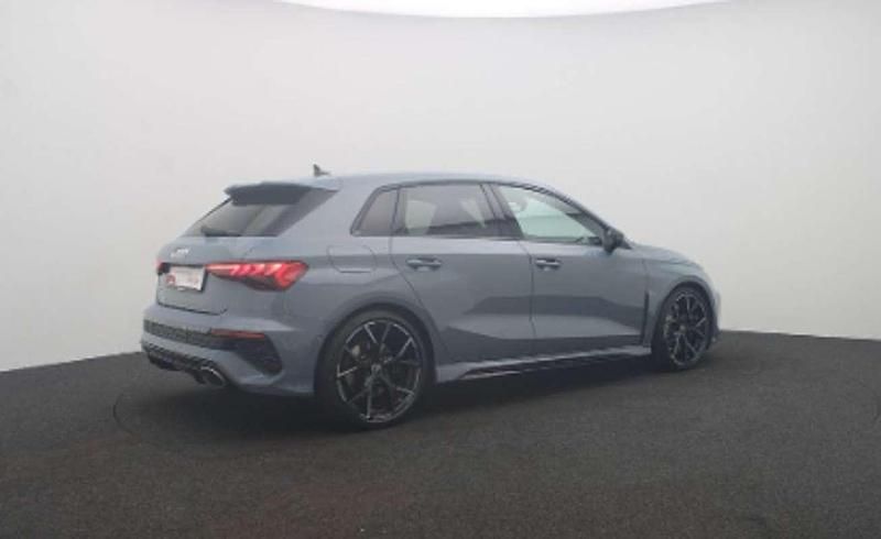 Usado Audi RS3 Sportback 400 CV (294 kW) 2023 Gris Utilitario