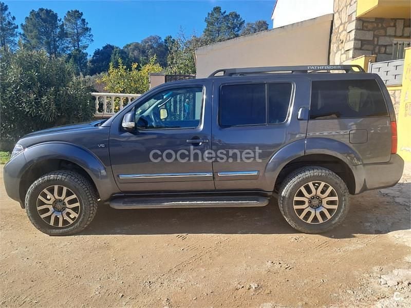 Gris / plata Usado 2010 Nissan Pathfinder SUV | 20.000 € - Imagen 1/4
