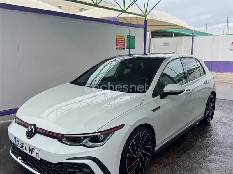 Usado VW Golf VII GTI 245 CV (180 kW) 2021 Blanco Utilitario