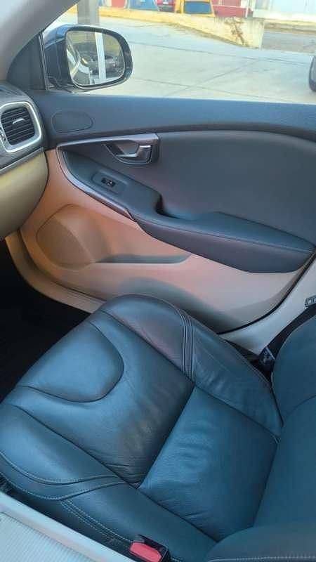 Usado Volvo V40 R-Design Momentum 150 CV (110 kW) 2014 Azul Utilitario