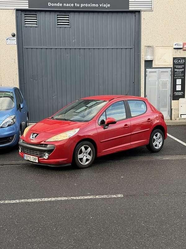 Usado Peugeot 207 95 CV (69 kW) 2009 Rojo Utilitario