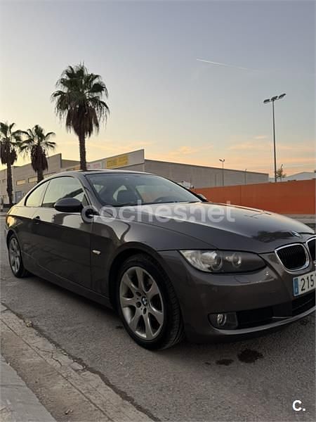 Usado BMW 320 177 CV (130 kW) 2009 Gris / plata Coupe