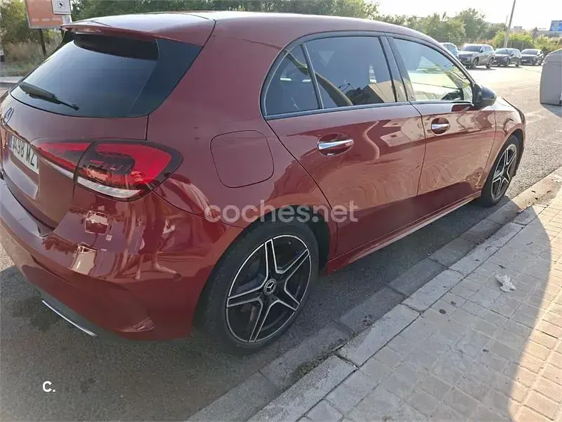Usado Mercedes A250 218 CV (160 kW) 2021 Granate Berlina