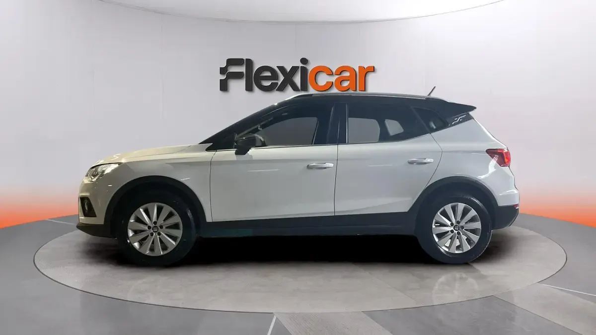 Usado Seat Arona Ecomotive 95 CV (69 kW) 2020 Blanco SUV