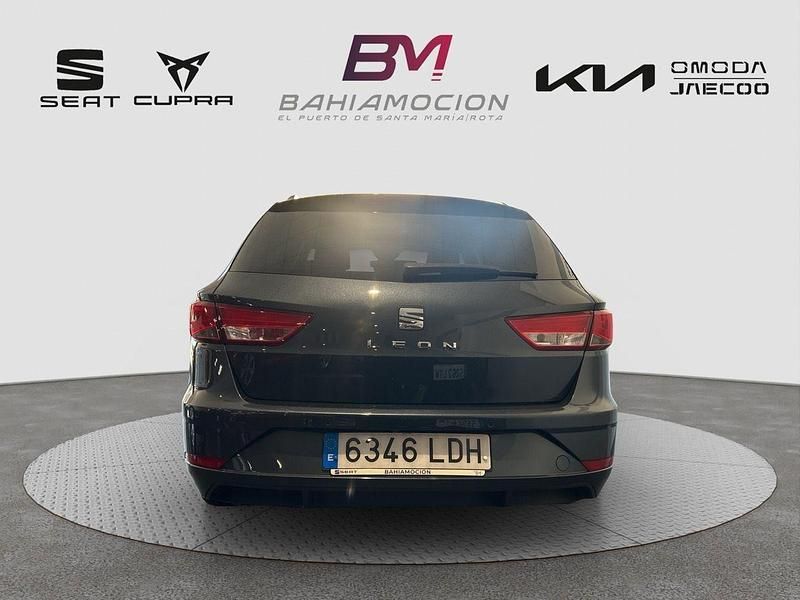 Usado Seat Leon Style 115 CV (84 kW) 2019 Gris