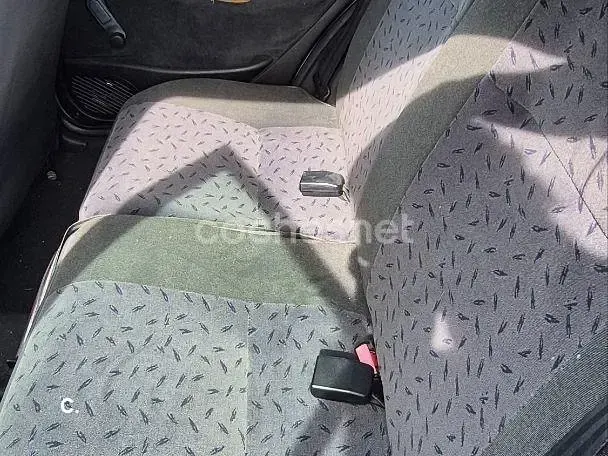 Usado Citroën Saxo 75 CV (55 kW) 2002 Gris / plata Utilitario
