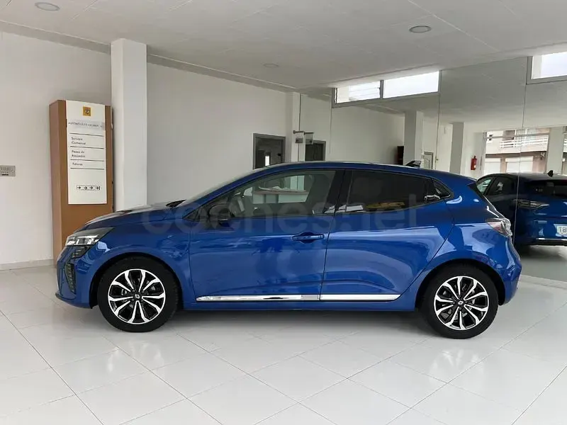 Usado Renault Clio V Techno 100 CV (73 kW) 2025 Azul Berlina