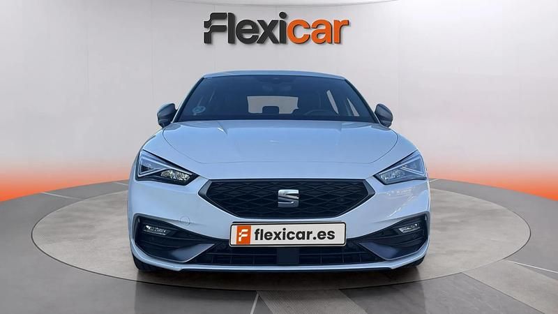 Usado Seat Leon FR 150 CV (110 kW) 2021 Blanco Utilitario
