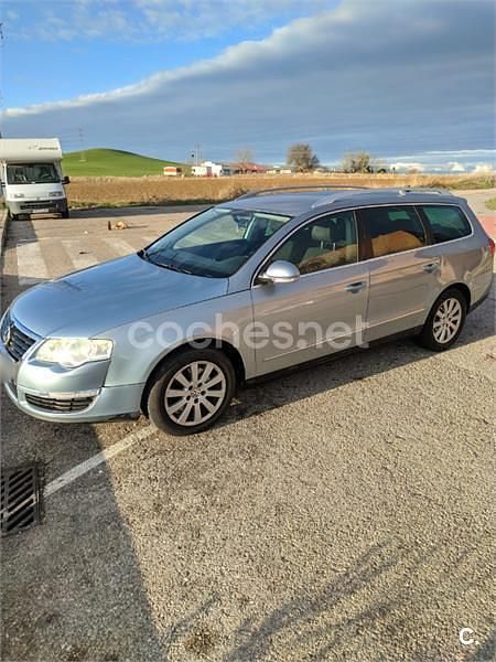 Usado VW Passat Highline 140 CV (102 kW) 2006 Azul Familiar