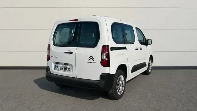 Usado Citroën Berlingo Live 102 CV (75 kW) 2023 Blanco Monovolumen