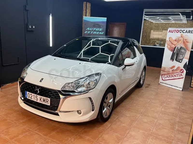 Usado DS Automobiles DS3 82 CV (60 kW) 2018 Blanco Berlina