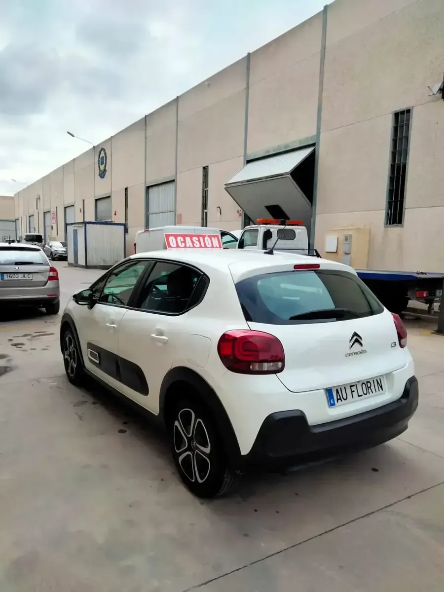 Usado Citroën C3 Feel 102 CV (75 kW) 2022 Blanco Utilitario