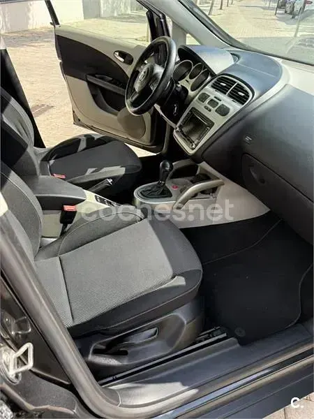 Usado Seat Altea XL Style 140 CV (102 kW) 2008 Negro Monovolumen
