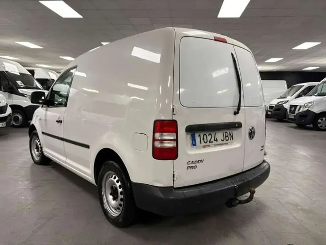 Usado VW Caddy Pro 102 CV (75 kW) 2014 Blanco Monovolumen
