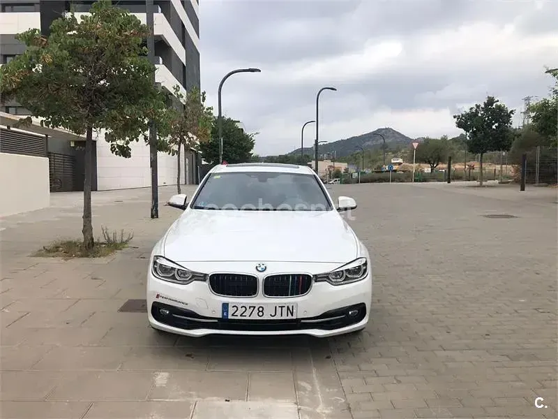 Usado BMW 330e Comfort Edition 252 CV (185 kW) 2016 Blanco Berlina