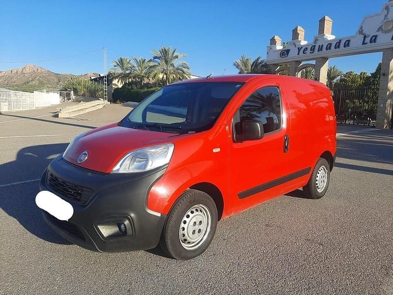 Rojo Usado 2018 Fiat Fiorino Van | 5000 € (Un poco caro) - Imagen 1/4