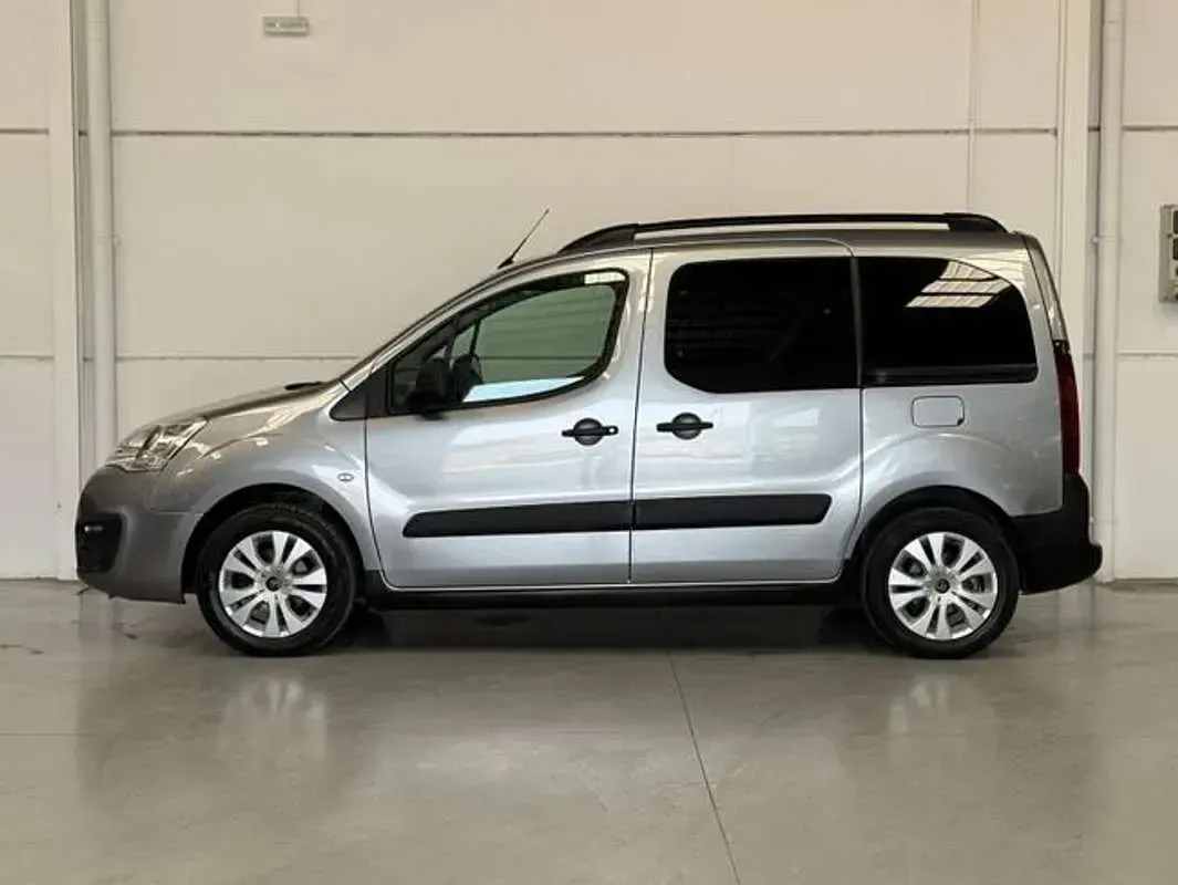 Usado Citroën Berlingo Live 99 CV (72 kW) 2018 Gris Monovolumen