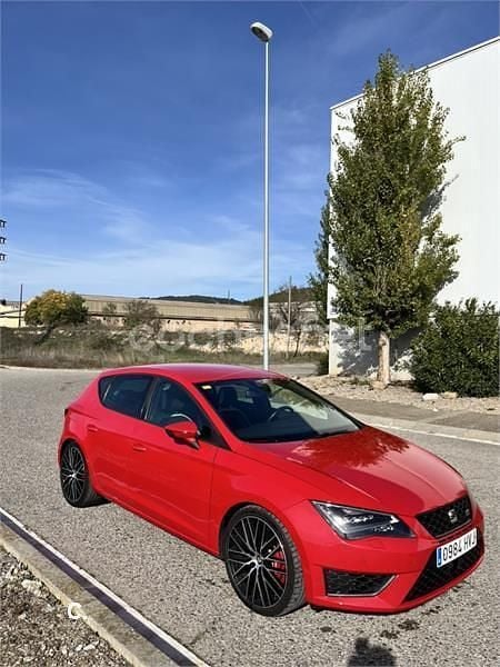 Käytetty Seat Leon CUPRA 265 HP (194 kW) 2014 Punainen Sedan