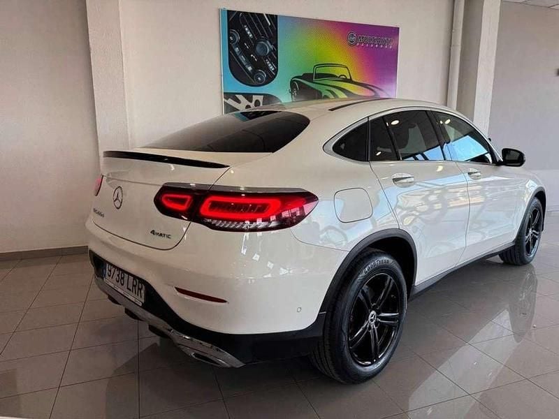 Usado Mercedes GLC220 194 CV (142 kW) 2021 Blanco Coupe