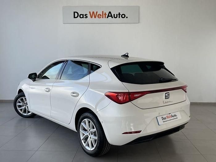 Usado Seat Leon Style 116 CV (85 kW) 2025 Blanco Berlina