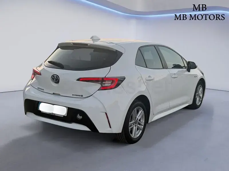 Usado Toyota Corolla Style 122 CV (89 kW) 2022 Blanco Berlina