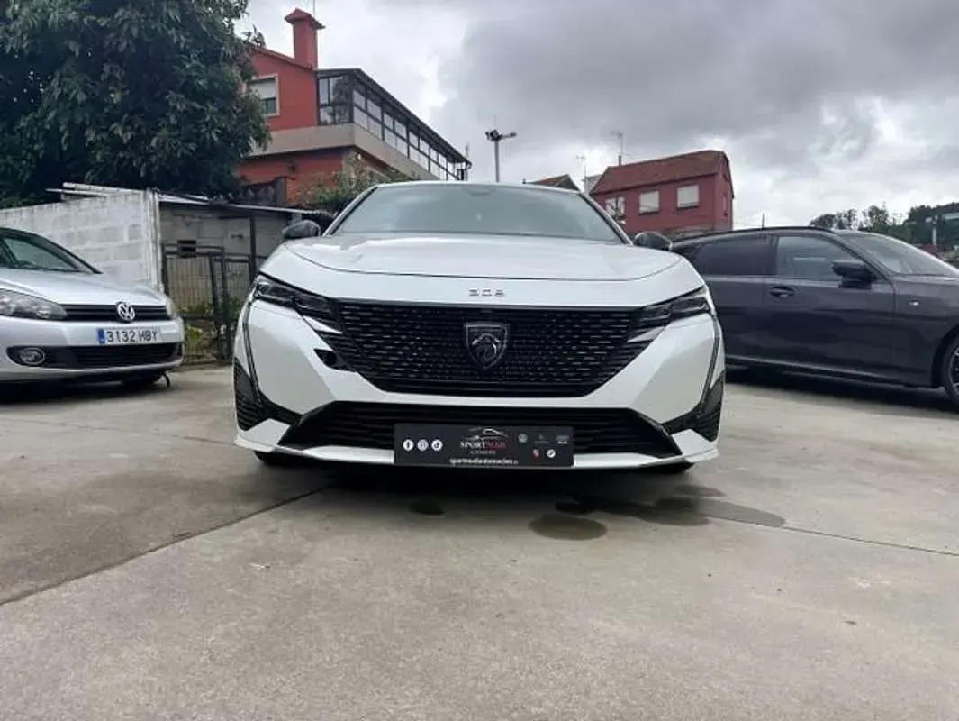 Usado Peugeot 308 GT 131 CV (96 kW) 2022 Blanco Utilitario