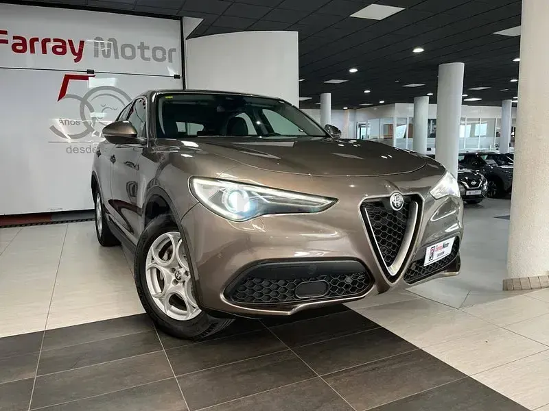 Usado Alfa Romeo Stelvio 201 CV (147 kW) 2019 Marrón SUV
