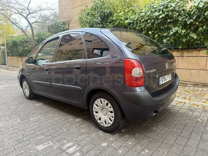 Usado Citroën Xsara Picasso Exclusive 92 CV (67 kW) 2007 Azul Monovolumen