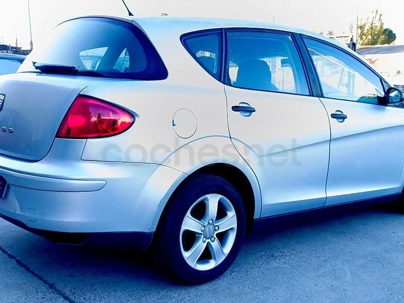 Usado Seat Toledo Reference 105 CV (77 kW) 2007 Gris / plata Berlina