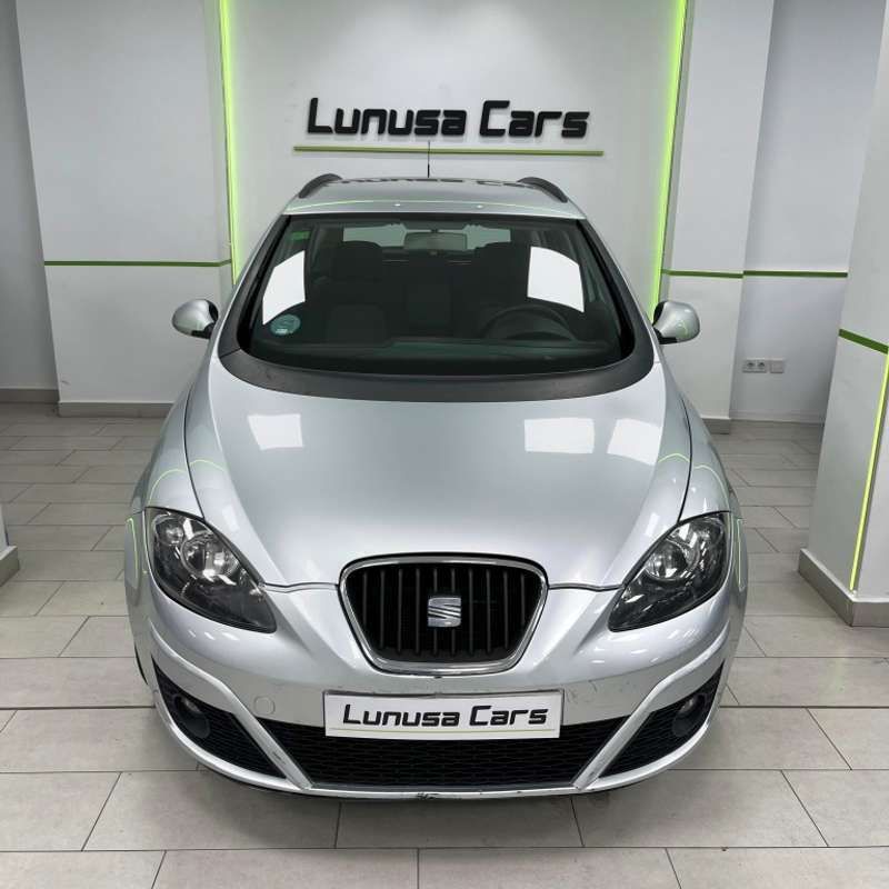 Usado Seat Altea Reference 86 CV (63 kW) 2011 Plateado Monovolumen