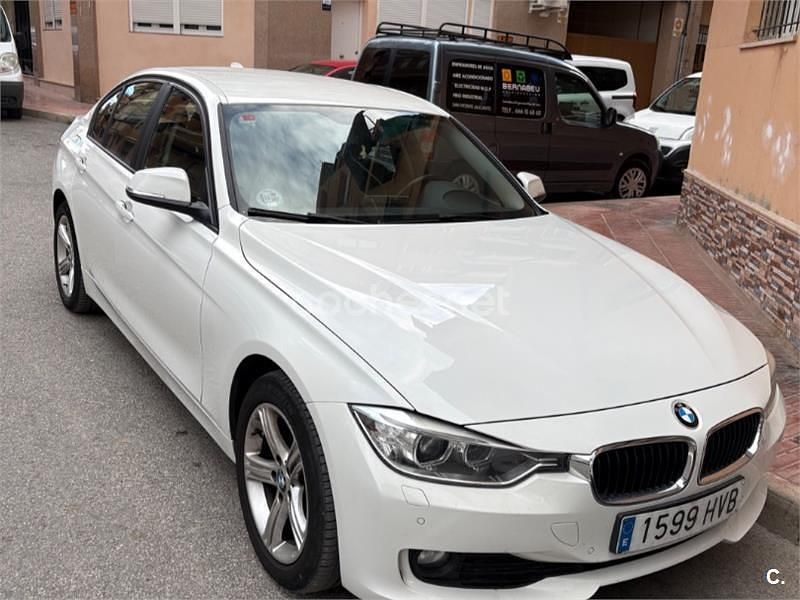 Usado BMW 316 Sport Line 116 CV (85 kW) 2013 Blanco Berlina