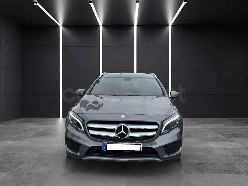 Usado Mercedes GLA220 AMG line 170 CV (125 kW) 2015 Gris / plata SUV