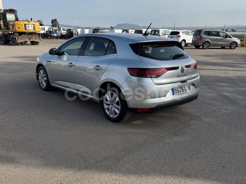 Usado Renault Mégane IV Business 115 CV (84 kW) 2021 Gris / plata Berlina