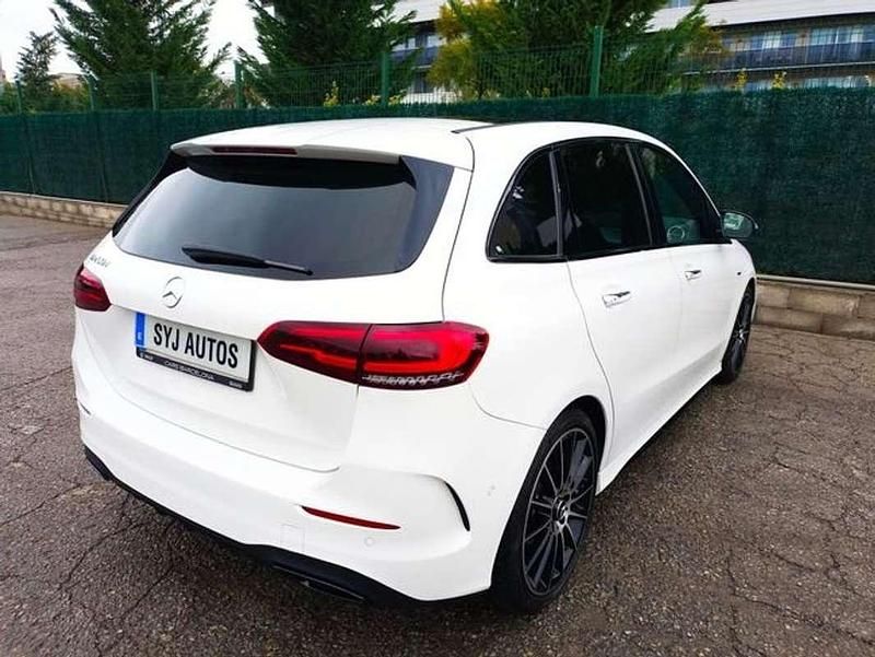 Usado Mercedes B200 150 CV (110 kW) 2022 Blanco Monovolumen